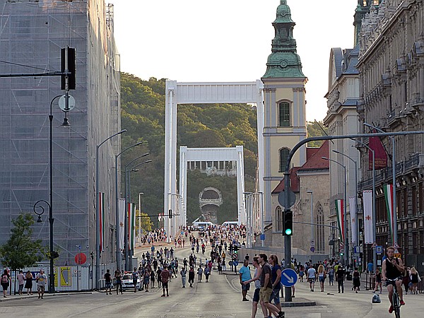 Foto:: Elisabethbruecke/ Budapest / 19.08.2018 (Foto,Fotos,Bilder,Bild,)