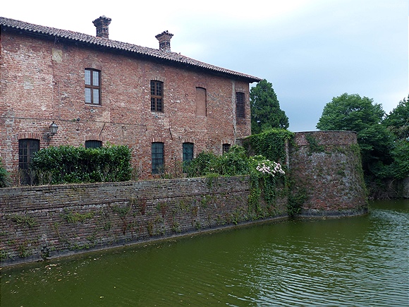 Foto:: Schloss / Peschiera-Borromeo / 09.07.2019 (Foto,Fotos,Bilder,Bild,)