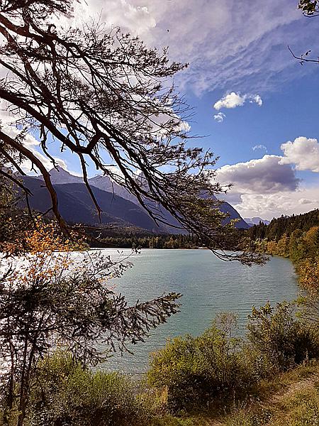 Foto:: Isarstausee / Kruen / 03.10.2020 (Foto,Fotos,Bilder,Bild,)