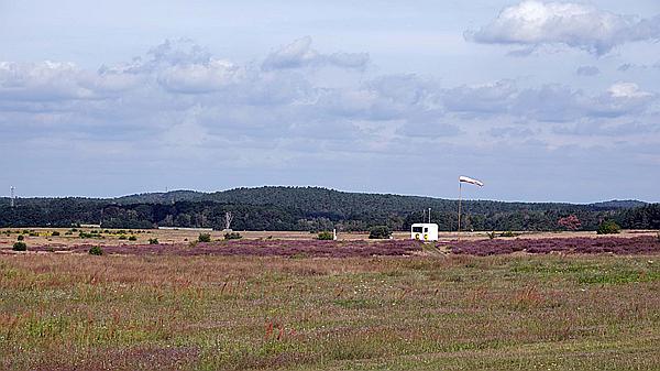 Foto:: Flugplatz / Saarmund / 16.08.2021 (Foto,Fotos,Bilder,Bild,)