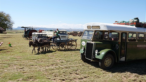 Foto:: Historischer BUs / Setsoto / 07.04.2023 (Foto,Fotos,Bilder,Bild,)