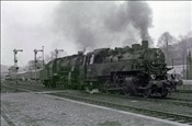 Foto SP_1010_00035: DR 86 1775-5 + DR 58 2051-9 / Aue / 30.12. 1975