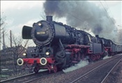 Foto SP_1045_00024: DB 051 724-3 + DB 044 508-0 / Bottrop / 19.02.1977