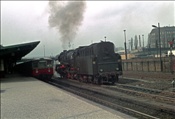 Foto SP_1054_00011: DR 03 0089-7 + DR 275 / Berlin / 07.04.1977