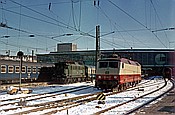 Foto SP_1150_00024: DB 144 111-2 + DB 120 004-7 / Muenchen / 30.12.1980