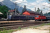 Foto SP_1154_00032: DB 110 457-9 + OeBB 1044.66  / Jenbach / 07.06.1981
