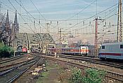 Foto SP_2000_04308: DB 110 203-7 + DB 143 094-1 + DB 401 / Koeln / 08.04.2000