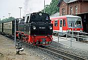 Foto SP_2002_07610: DR 99 4801-9 + DB 928 936-8 / Putbus / 06.07.2002