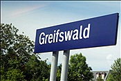 ID: 209: Bahnhofsschild /  Greifswald / 06.06.2009