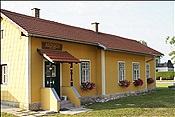 ID: 209: Bahnhofsgebaeude / Aschach / 13.07.2013