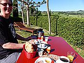ID: 209: Fruehstueck / Pomarance / 07.05.2015